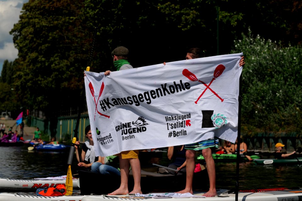 Coal and Boat demonstration 2020-08-29 129