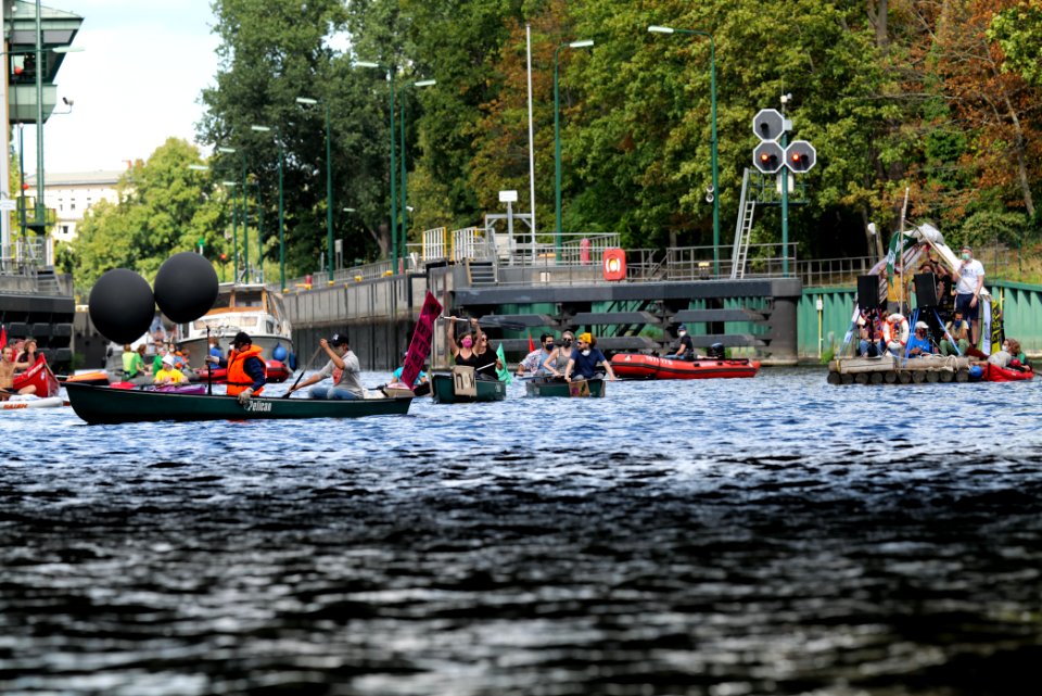 Coal and Boat demonstration 2020-08-29 143
