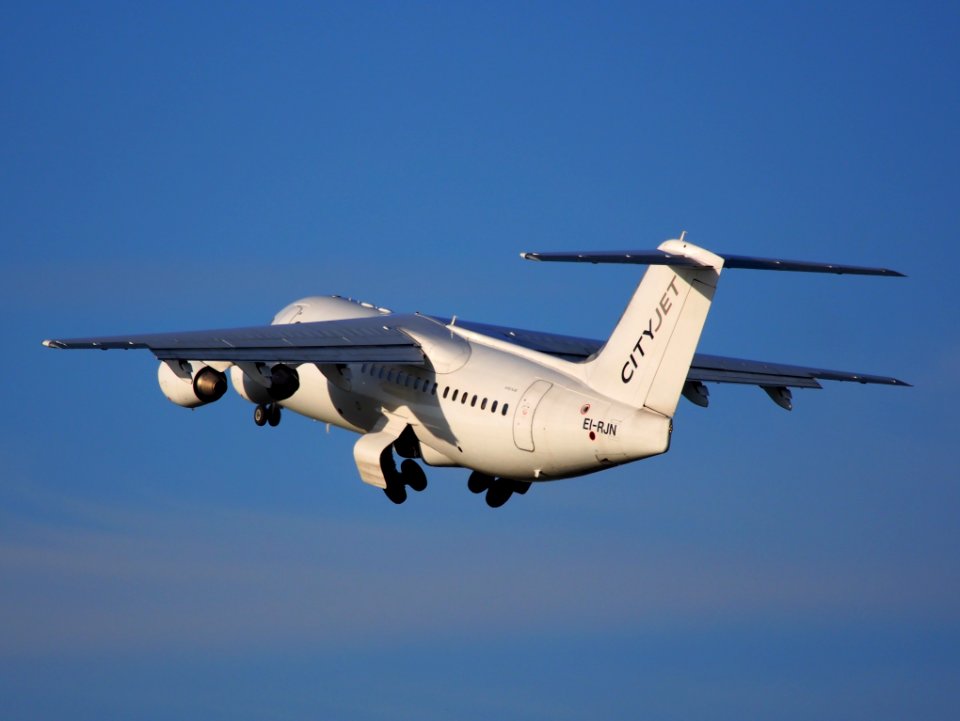 CityJet EI-RJN BAe 146 - Avro RJ takeoff from Polderbaan, Schiphol (AMS - EHAM) at sunset, pic3