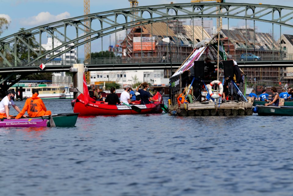 Coal and Boat demonstration 2020-08-29 86