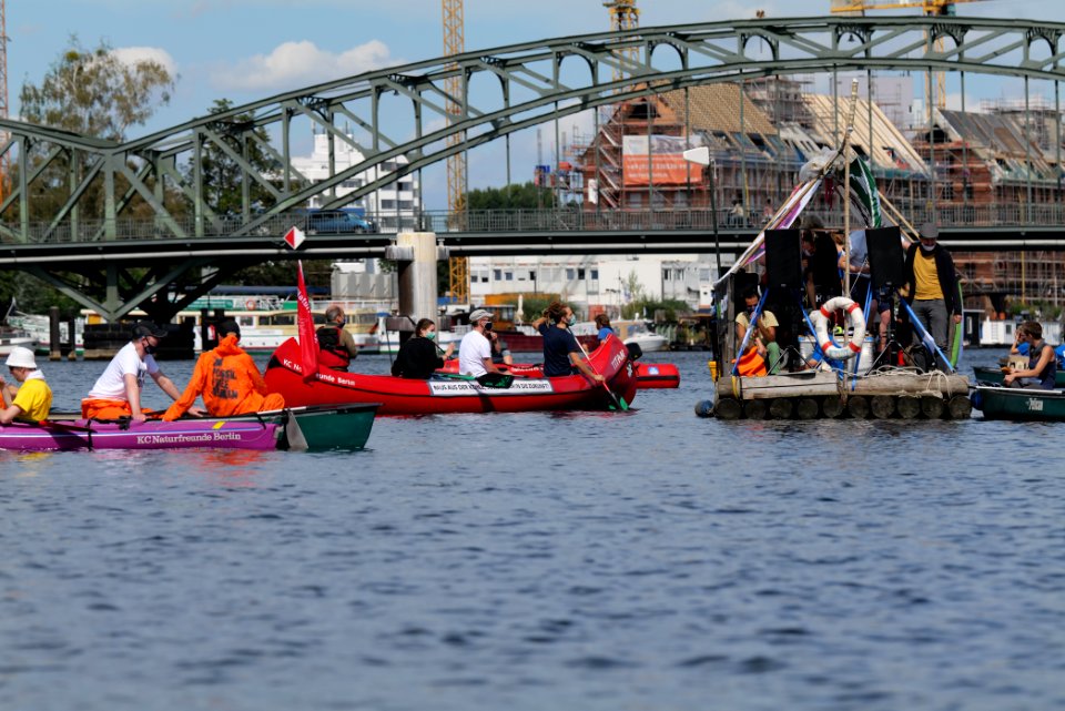Coal and Boat demonstration 2020-08-29 85