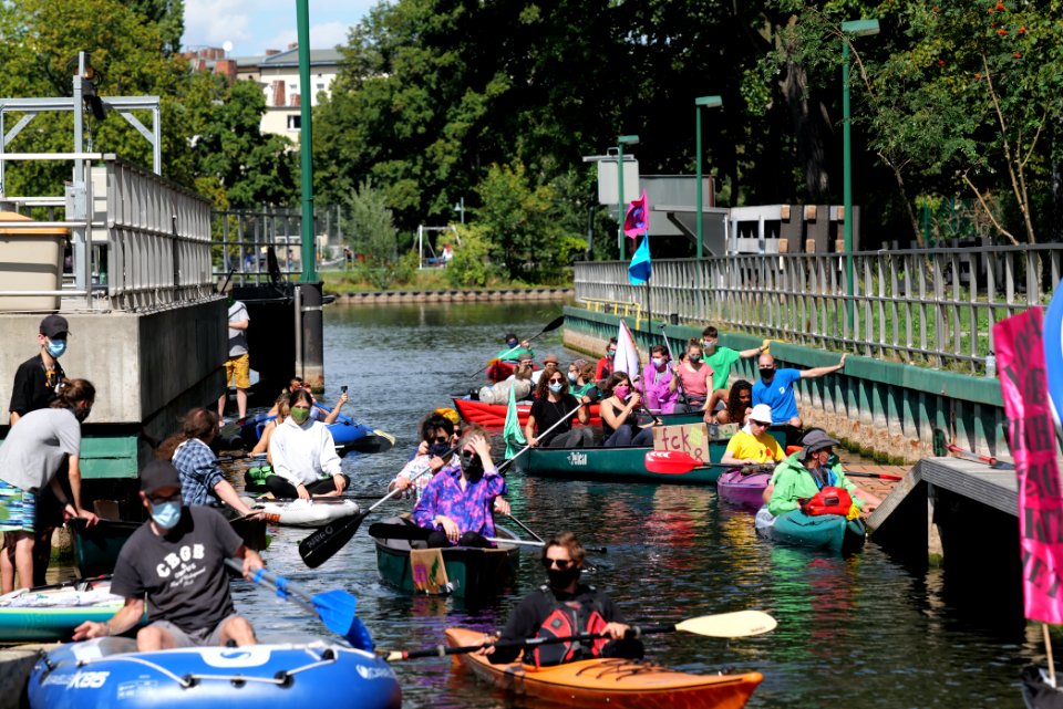Coal and Boat demonstration 2020-08-29 113