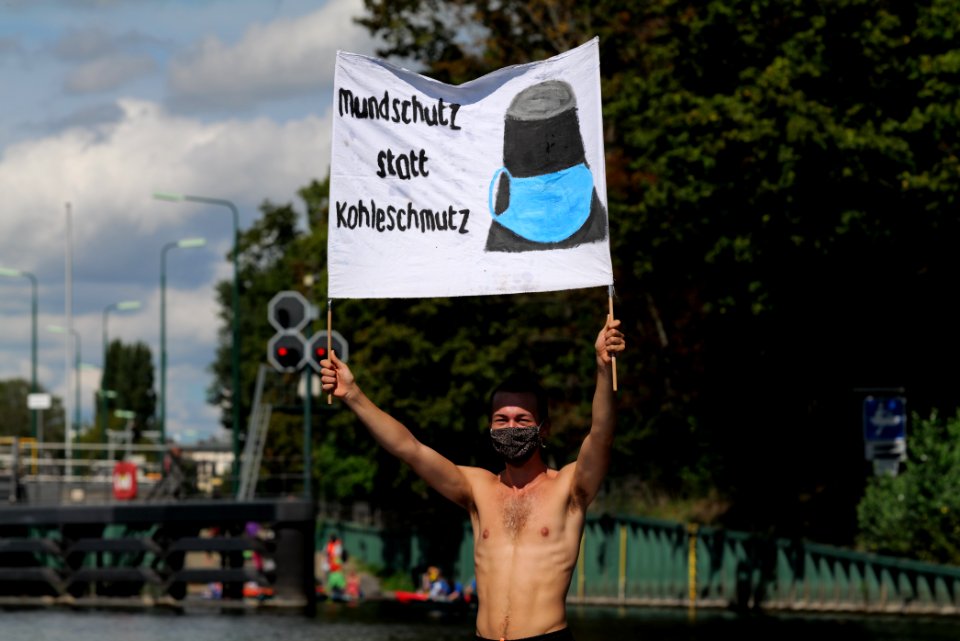 Coal and Boat demonstration 2020-08-29 121