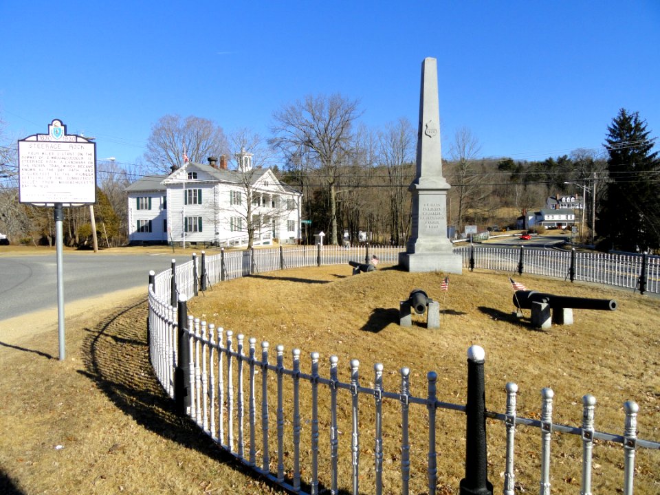 Civil War Monument - Brimfield, MA - DSC04626