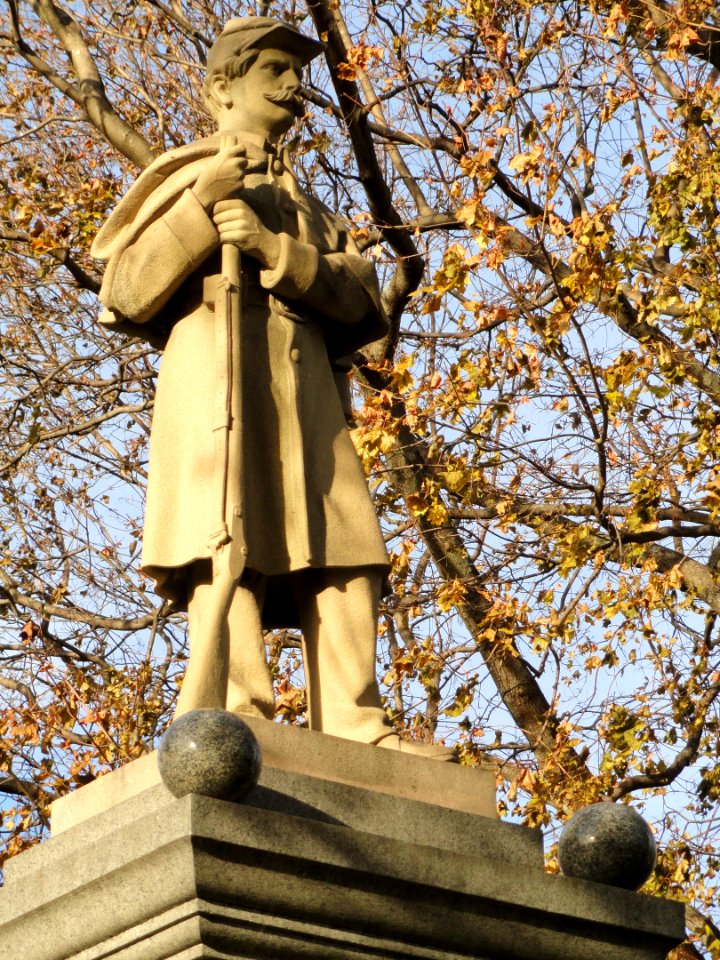 Civil War Memorial - Uxbridge, Massachusetts - DSC02825