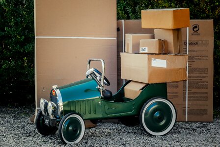 Shipping carton delivery service photo