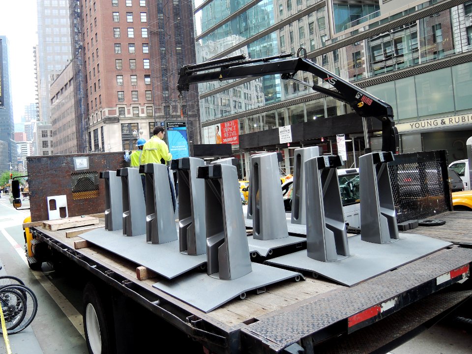 Citibike sections arrive Bwy 58 jeh