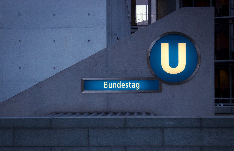 Railway station government district reichstag