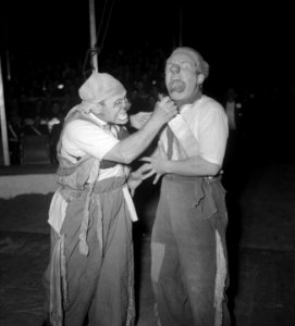 Circus Mikkenie in Turnhout Belgie. De Zacchini-clowns, Bestanddeelnr 904-6923