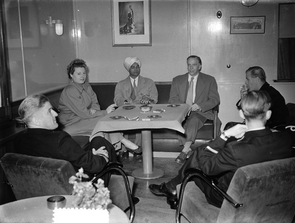 Circusdirecteur Frans Mikkenie en zijn vrouwpaardendressuurartieste Vibeke Mikk, Bestanddeelnr 905-2335