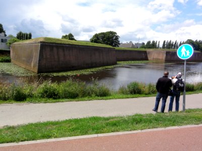 Citadel van 's-Hertogenbosch gracht en bastions noordkant