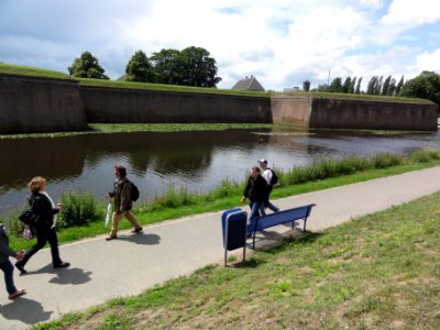 Citadel van 's-Hertogenbosch muur en gracht noordkant straatzijde