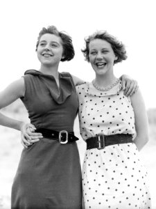 Cissy van Bennekom en Eva Waldschmidt (1932)