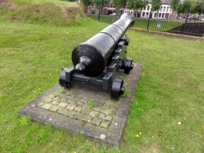 Citadel van 's-Hertogenbosch kanon Luik 1810