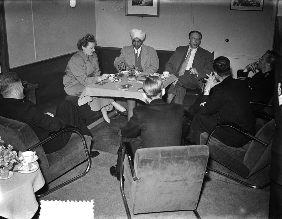 Circusdirecteur Frans Mikkenie en zijn vrouwpaardendressuurartieste Vibeke Mikk, Bestanddeelnr 905-2324