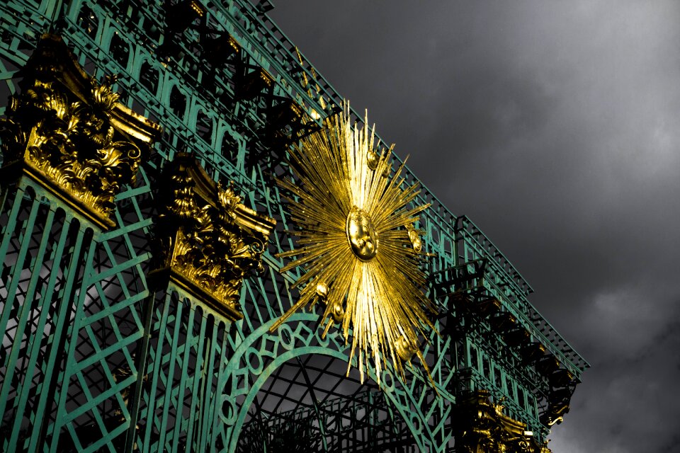 Sanssouci artfully gold
