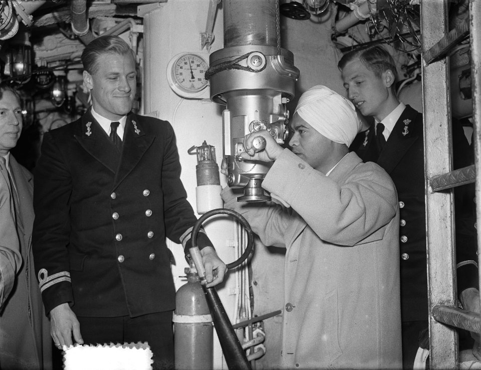 Circusdirecteur Frans Mikkenie en zijn vrouwpaardendressuurartieste Vibeke Mikk, Bestanddeelnr 905-2330