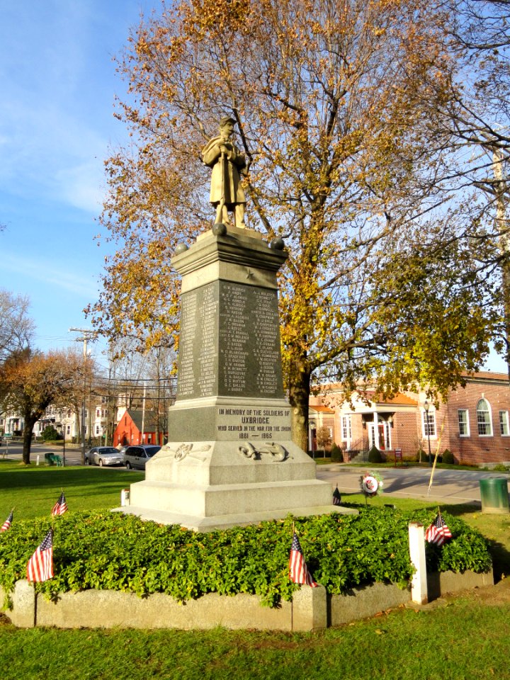 Civil War Memorial - Uxbridge, Massachusetts - DSC02821