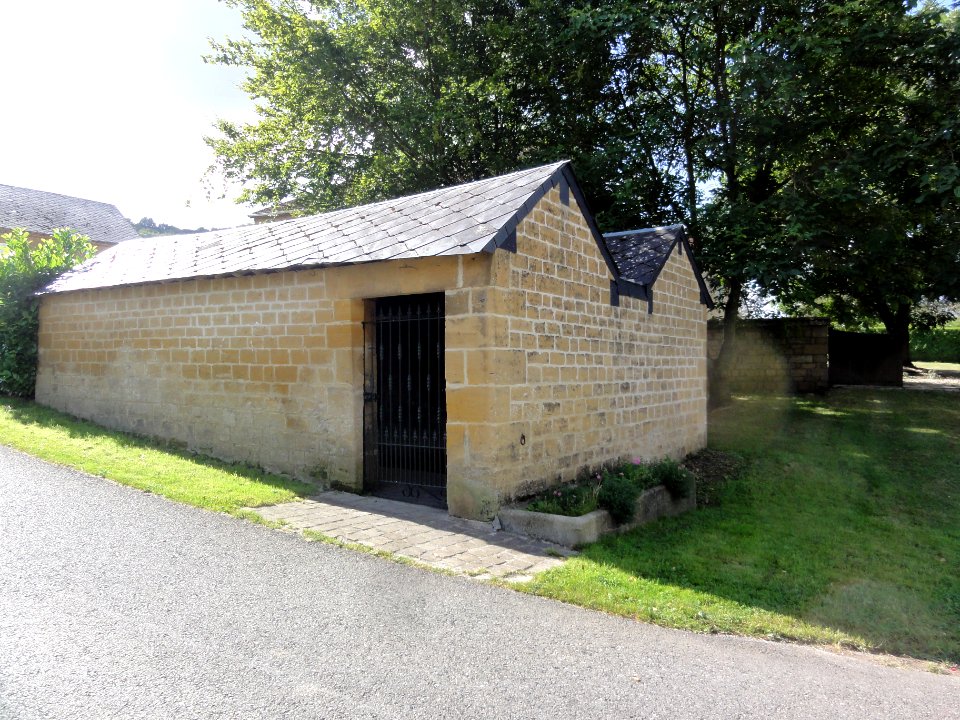 Clavy-Warby (Ardennes) lavoir à Clavy