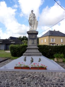 Clavy-Warby (Ardennes) monument aux morts, Clavy