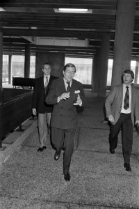 Claus als getuige voor Haagse rechtbank in zaak journalist Willem Oltmans tegen , Bestanddeelnr 931-8659