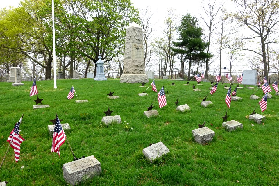 Civil War Memorial - Barrington, RI - - DSC03926