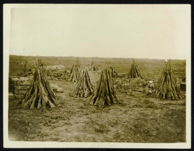 Clearing up a battlefield after an advance, Bestanddeelnr 158-0941