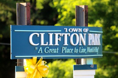 Clifton Park sign on Crescent Road