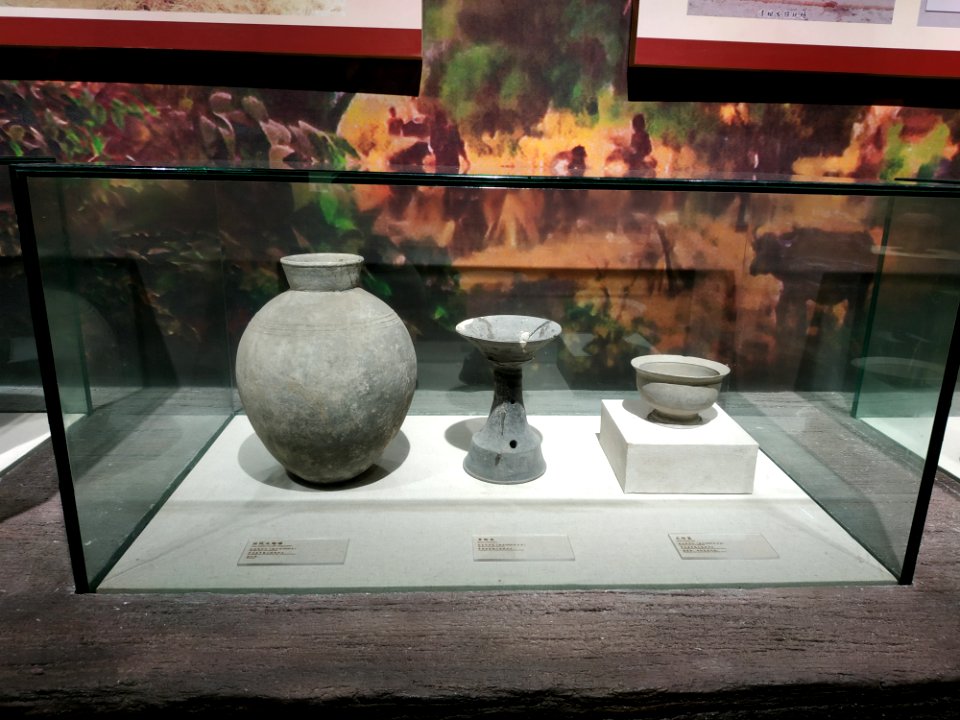 Clay pots, Neolithic Age, Yueyang Museum3