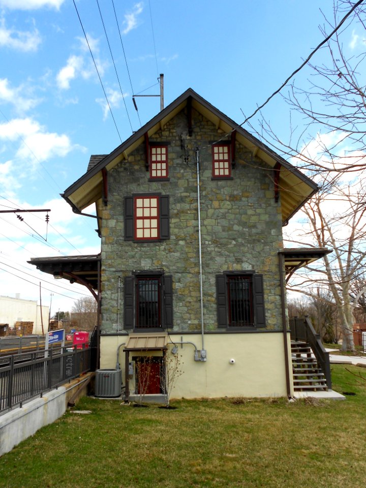 Clifton-Aldan SEPTA 2