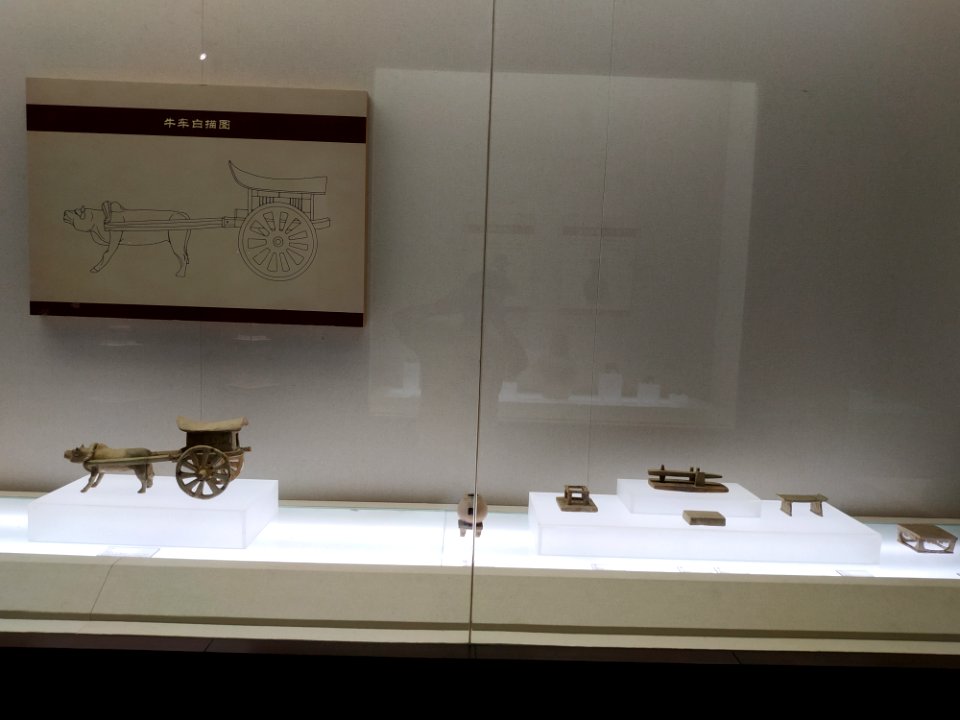Clay scale model of oxcart, Yueyang Museum