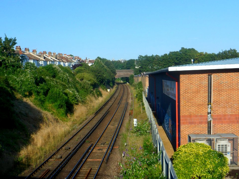 Cliftonville Curve, Hove (Eastward View from Holland Road)