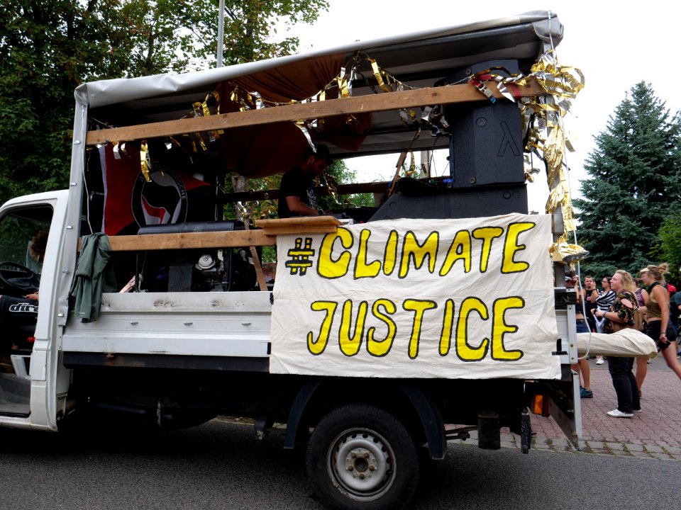 Climate Camp Pödelwitz 2019 Dance-Demonstration 01