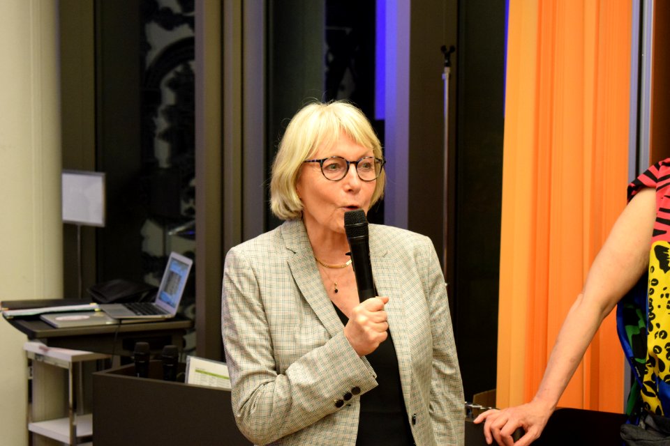 Claudine Lepage, Sénatrice des Français établis hors de France, à l'apéritif de bienvenue organisé par l'association Français du Monde (ADFE Tokyo) 01