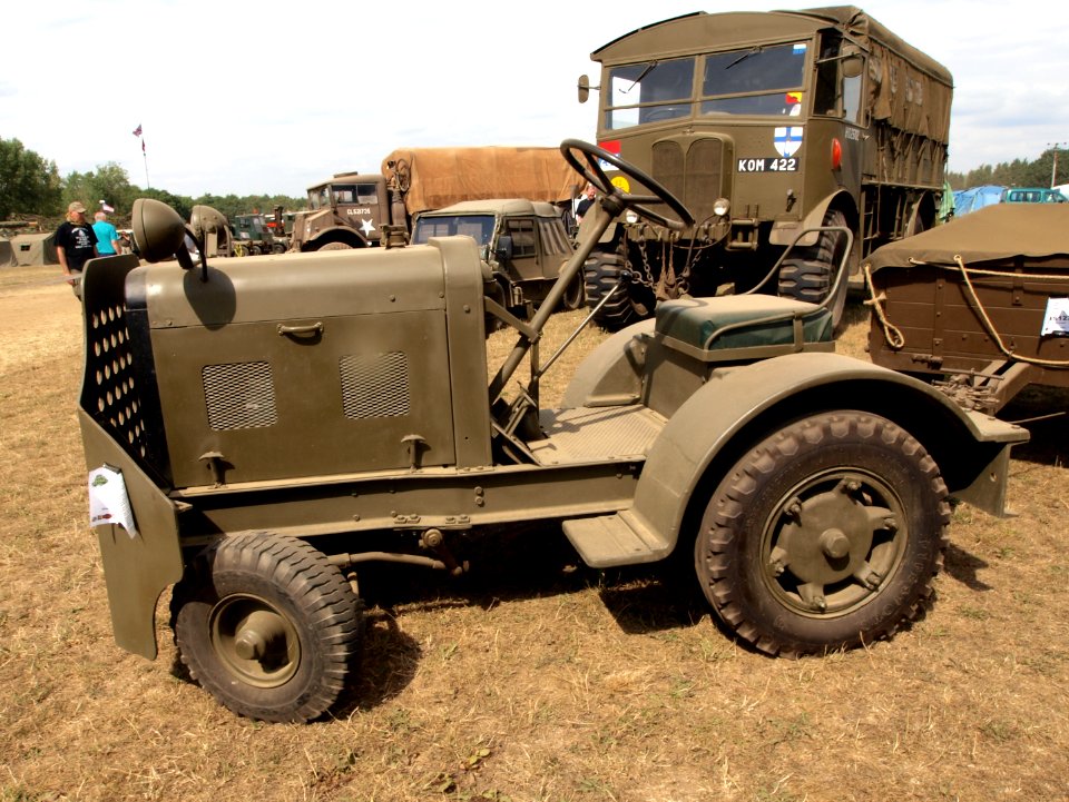 Clark Airfield tractor Clarktor 6 pic5