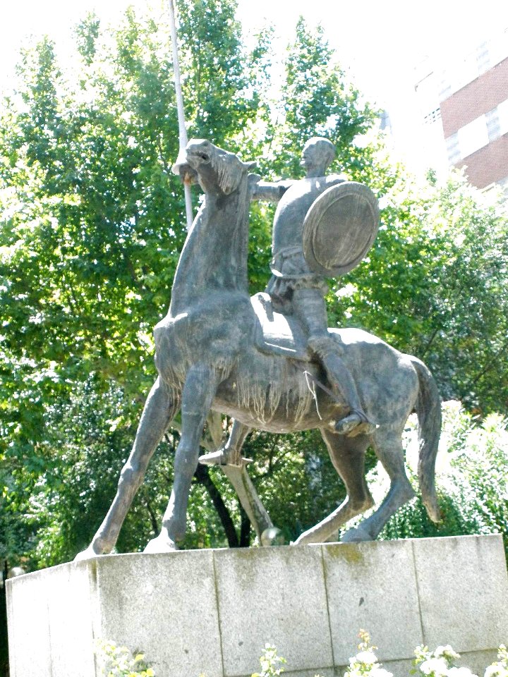 Ciudad Real - Plaza del Pilar, estatua de Don Qujote 1
