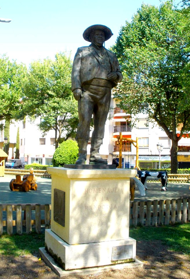 Ciudad Real - Jardines del Prado, Homenaje a la Pandorga
