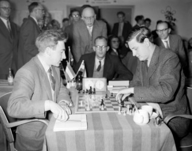 Clark (links) en Donner (rechts), Bestanddeelnr 909-1460