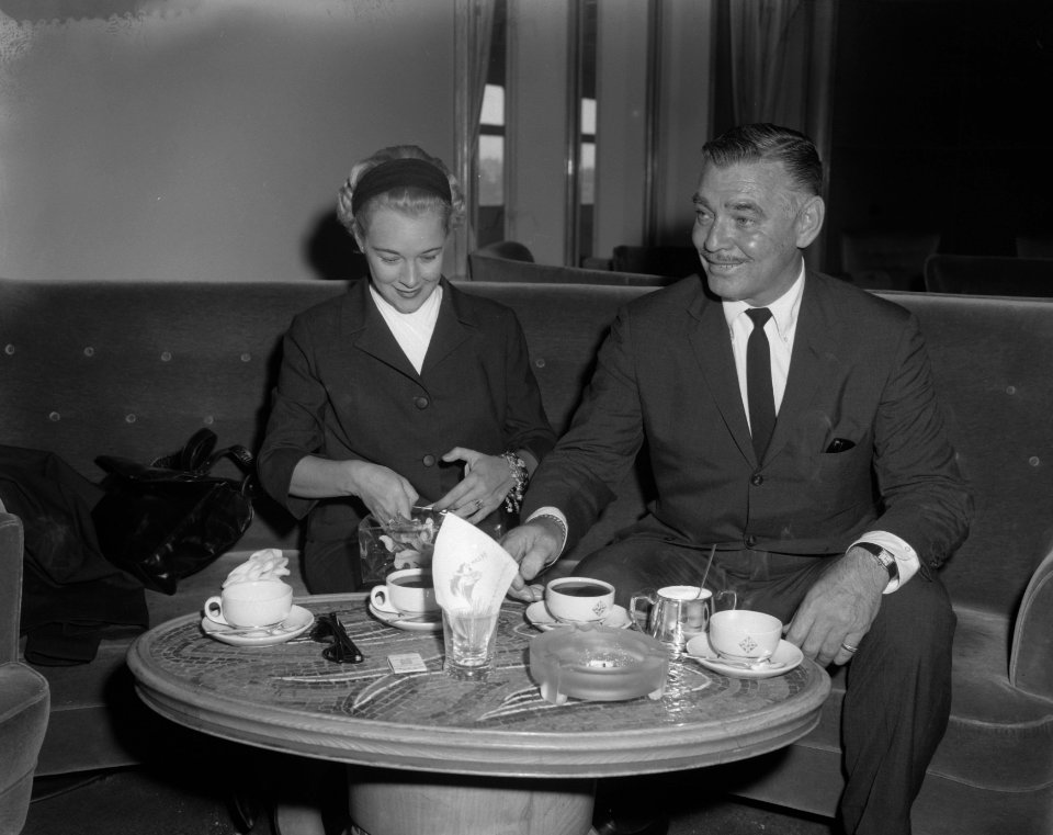 Clark Gable in Nederland, met echtgenote Kay Williams Gable, Bestanddeelnr 910-4932
