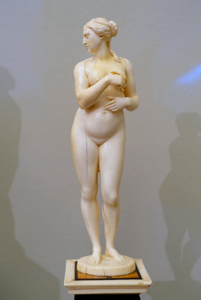 Cleopatra by Leonhard Kern, after 1652, ivory - Bode-Museum - DSC03383