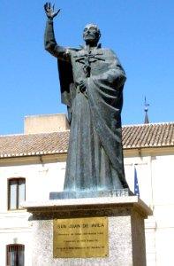 Ciudad Real - Plaza de los Mercedarios, Monumento a San Juan de Ávila