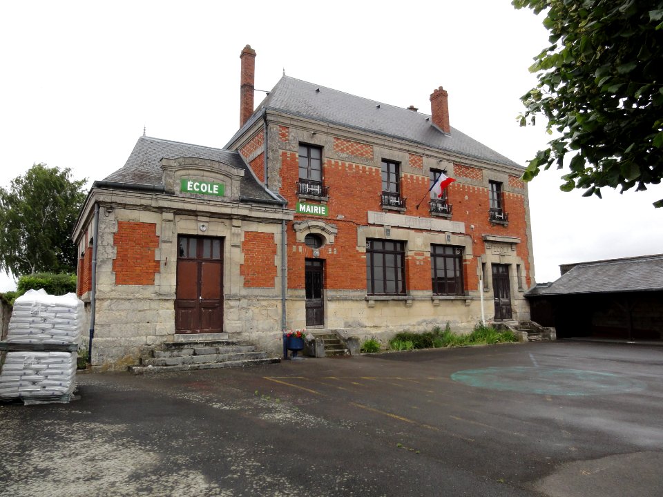 Clamecy (Aisne) mairie-école