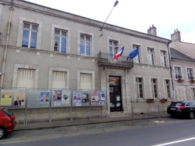 Cléry-Saint-André Mairie (à Cléry)