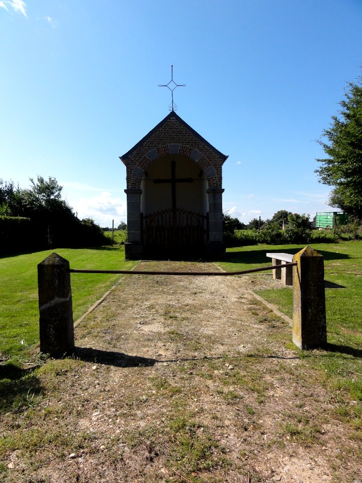 Clairfayts (Nord, Fr) chapelle - calvaire