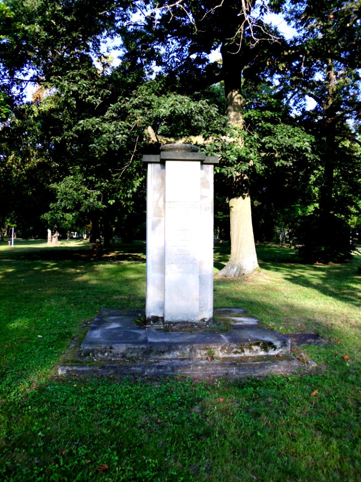 Clara-Zetkin-Park 22