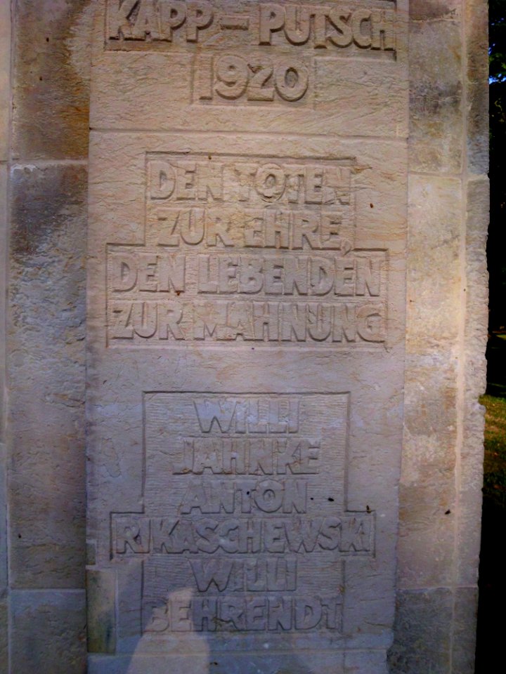 Clara-Zetkin-Park 25