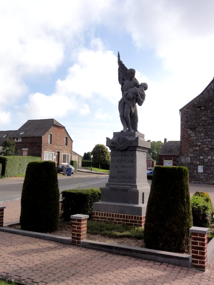 Clairfontaine (Aisne) monument aux morts