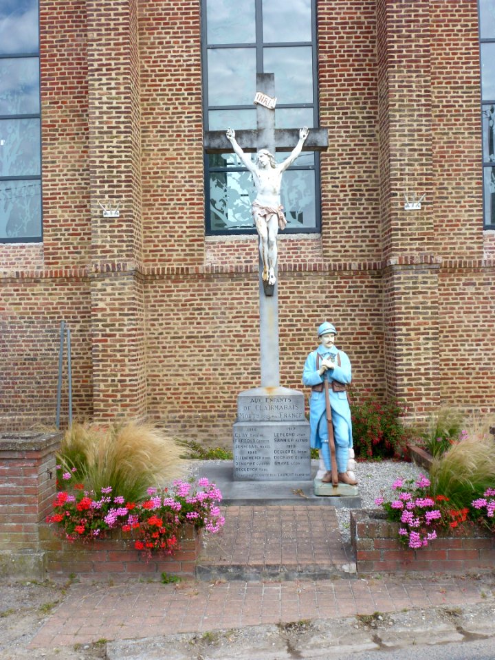Clairmarais (Pas-de-Calais, Fr) monument aux morts