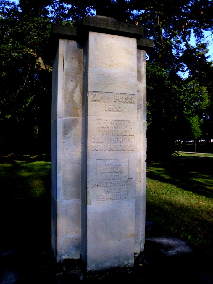 Clara-Zetkin-Park 23