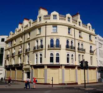 Clarendon Mansions, 80 King's Road, Brighton (NHLE Code 1380475) (September 2018)